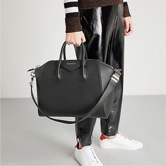 Givenchy Antigona Goatskin with tags! - Picture 2 of 8